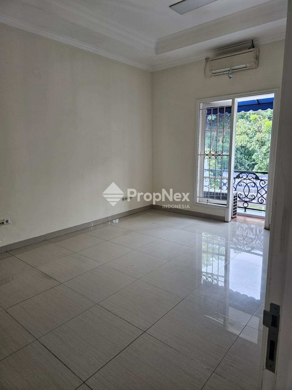 Rumah Mewah 2,5 Lantai Strategis & Siap Huni di Tebet Timur — foto 9